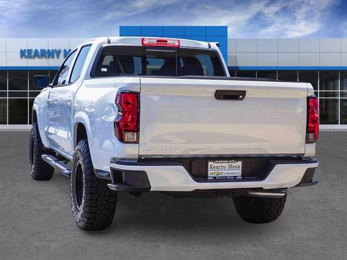 Summit White 2026 Chevrolet Colorado LT
