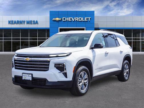 Summit White 2026 Chevrolet Traverse LT