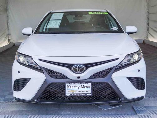 2020 Toyota Camry SE