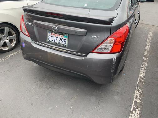 Gun Metallic 2018 Nissan Versa 1.6 SV
