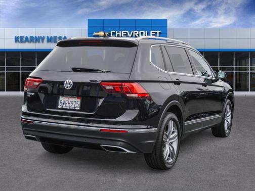 Deep Black Pearl 2021 Volkswagen Tiguan 2.0T SEL