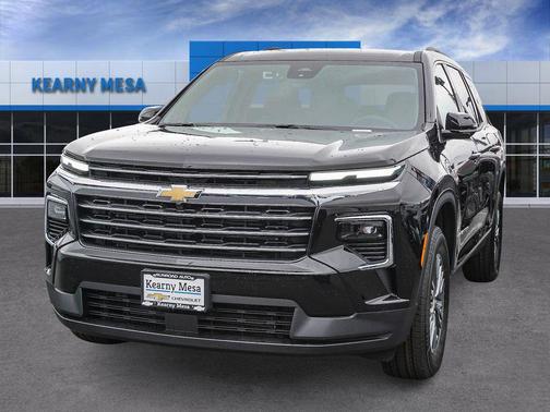 Mosaic Black Metallic 2026 Chevrolet Traverse LT