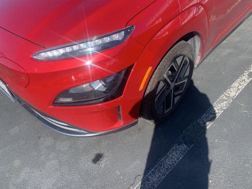 2022 Hyundai KONA EV SEL