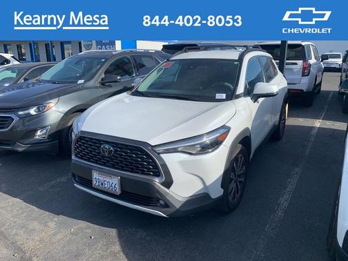 Wind Chill Pearl 2022 Toyota Corolla Cross XLE