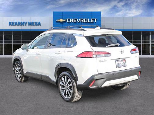 Wind Chill Pearl 2022 Toyota Corolla Cross XLE