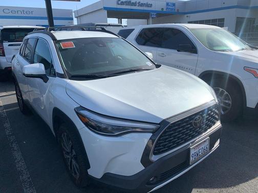 Wind Chill Pearl 2022 Toyota Corolla Cross XLE