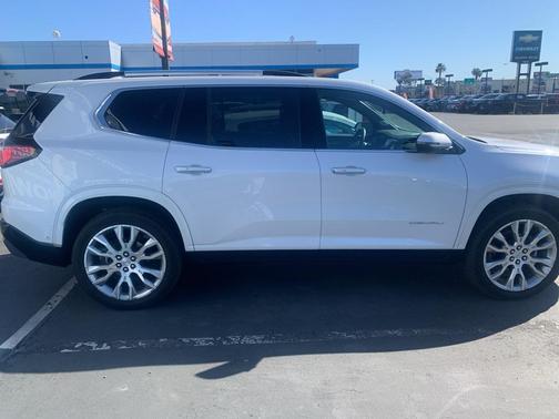 2024 GMC Acadia Denali