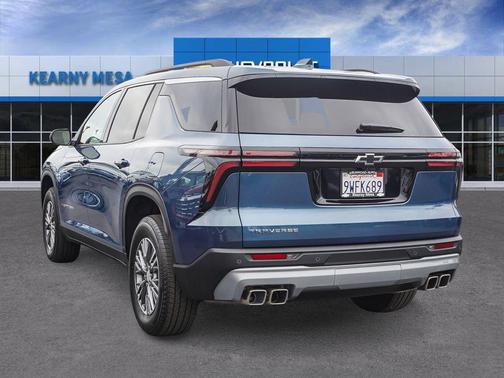Lakeshore Blue Metallic 2026 Chevrolet Traverse LT