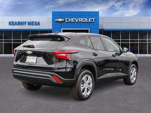 Mosaic Black Metallic 2026 Chevrolet Trax LS