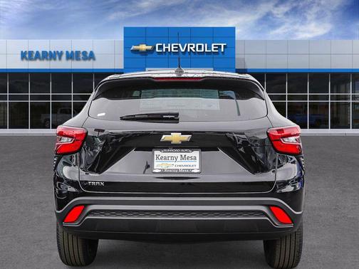 Mosaic Black Metallic 2026 Chevrolet Trax LS