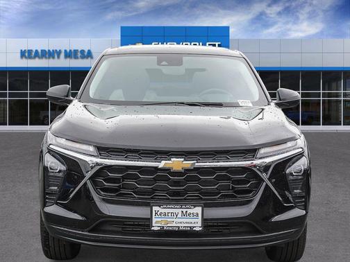 Mosaic Black Metallic 2026 Chevrolet Trax LS