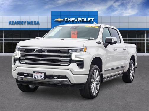 Iridescent Pearl Tricoat 2023 Chevrolet Silverado 1500 High Country