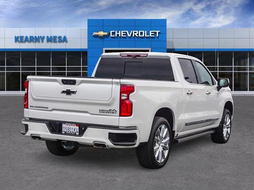 Iridescent Pearl Tricoat 2023 Chevrolet Silverado 1500 High Country