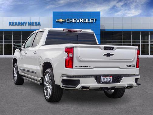 Iridescent Pearl Tricoat 2023 Chevrolet Silverado 1500 High Country