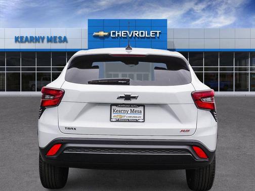 Summit White 2026 Chevrolet Trax 1RS