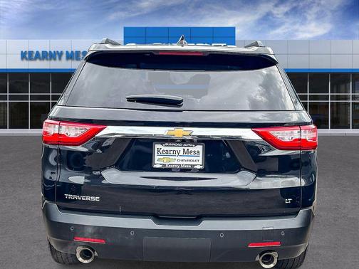 Mosaic Black Metallic 2021 Chevrolet Traverse LT Cloth