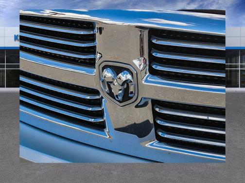 Bright Silver Clearcoat Metallic 2018 RAM 1500 Big Horn