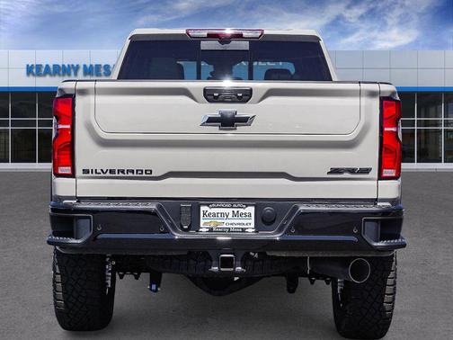 White Sands 2026 Chevrolet Silverado 2500 ZR2