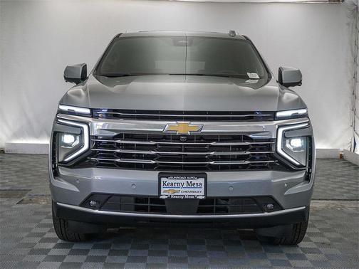 2025 Chevrolet Suburban LT