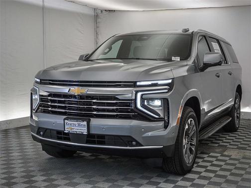 2025 Chevrolet Suburban LT
