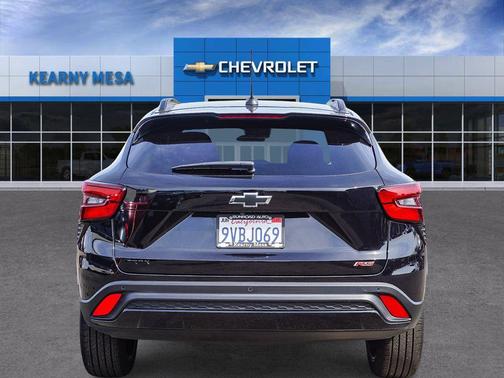 Mosaic Black Metallic 2025 Chevrolet Trax 2RS