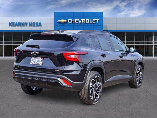 Mosaic Black Metallic 2025 Chevrolet Trax 2RS