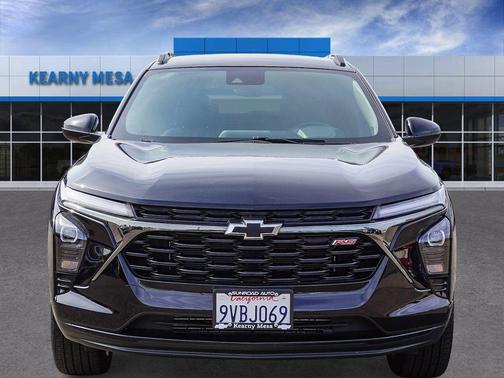 Mosaic Black Metallic 2025 Chevrolet Trax 2RS