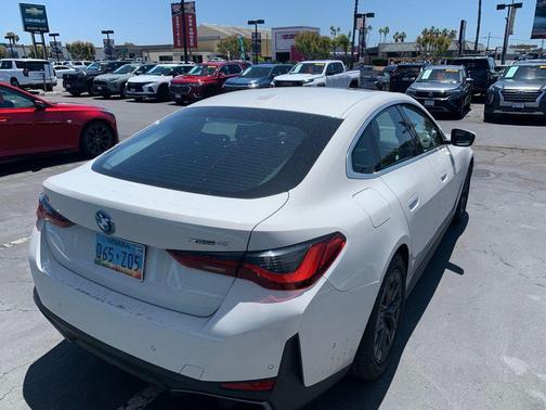 Alpine White 2024 BMW i4 Gran Coupe xDrive40