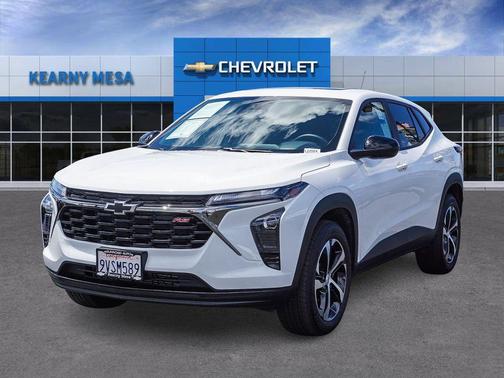 Summit White 2026 Chevrolet Trax 1RS