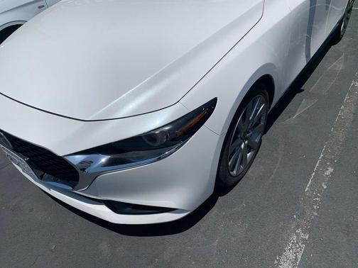 Snowflake White Pearl Mica 2020 Mazda Mazda3 FWD w/Premium Package