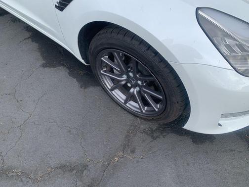 Pearl White Multi-Coat 2020 Tesla Model 3 Standard Range Plus
