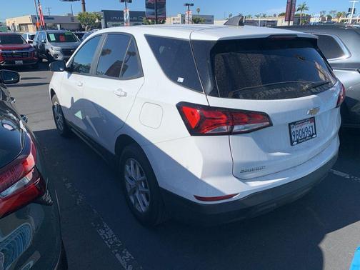 Summit White 2022 Chevrolet Equinox LS