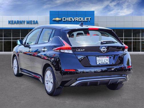 Super Black 2024 Nissan Leaf S