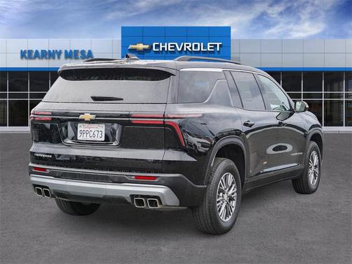 2025 Chevrolet Traverse LT