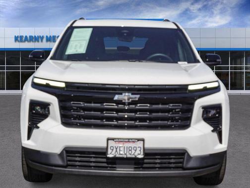 Summit White 2026 Chevrolet Traverse LT