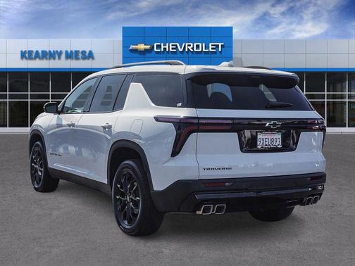 Summit White 2026 Chevrolet Traverse LT
