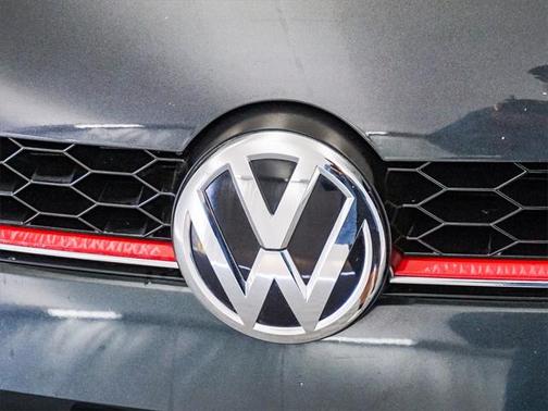 2017 Volkswagen Golf GTI 2.0T S 4-Door