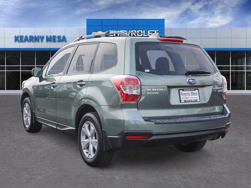 Jasmine Green Metallic 2016 Subaru Forester 2.5i Premium