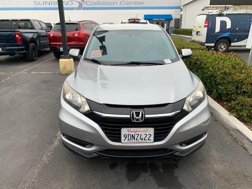 Lunar Silver Metallic 2017 Honda HR-V LX