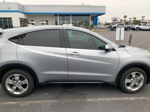 Lunar Silver Metallic 2017 Honda HR-V LX