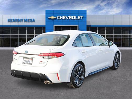 Ice 2024 Toyota Corolla Hybrid SE