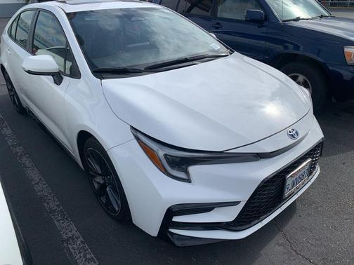 Ice 2024 Toyota Corolla Hybrid SE