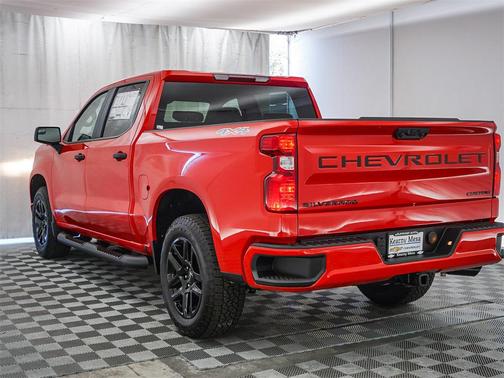 2025 Chevrolet Silverado 1500 Custom