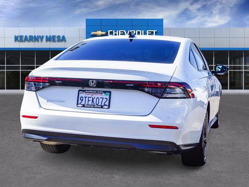 Platinum White Pearl 2025 Honda Accord SE