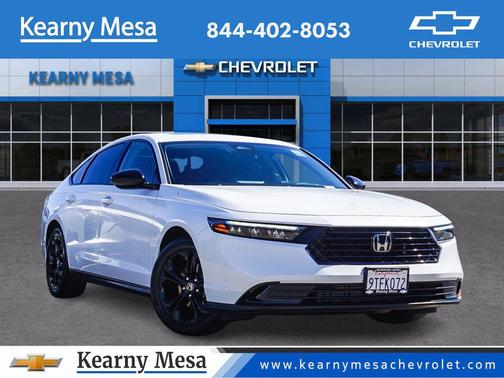 Platinum White Pearl 2025 Honda Accord SE