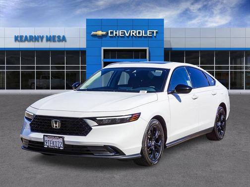 Platinum White Pearl 2025 Honda Accord SE