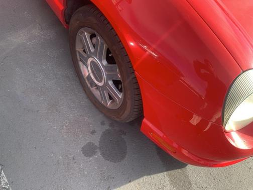 2004 Ford Thunderbird Base