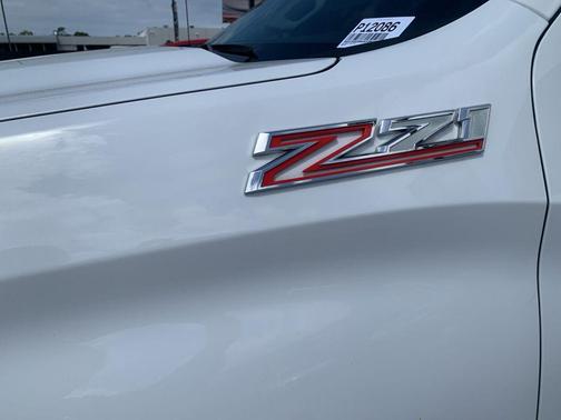 Summit White 2019 Chevrolet Silverado 1500 RST