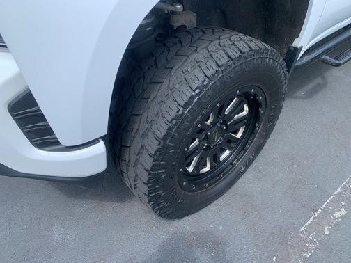 Summit White 2019 Chevrolet Silverado 1500 RST