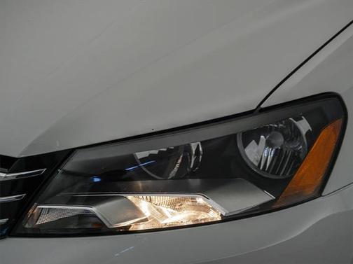 2014 Volkswagen Passat 2.5 SE